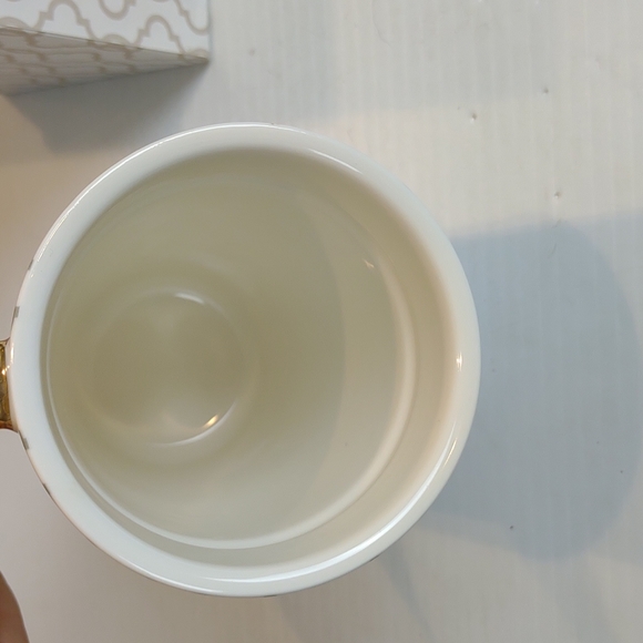 "Best Grandma Ever" Ceramic Travel Cup With Decorative Box - Picture 6 of 15